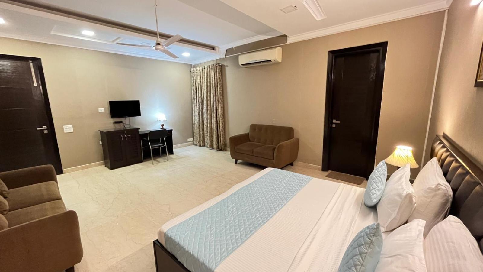 Hotel Abode Residency Near Embassy Delhi Safdarjung Enclave