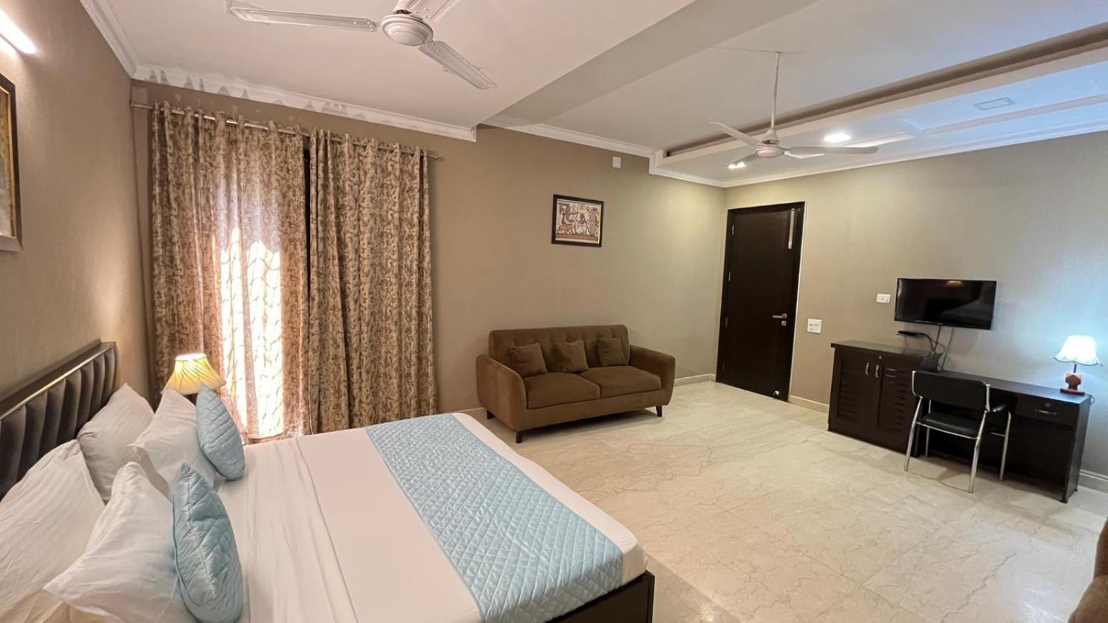 Abode Residency Near Embassy Delhi Safdarjung Enclave Hotel 3*