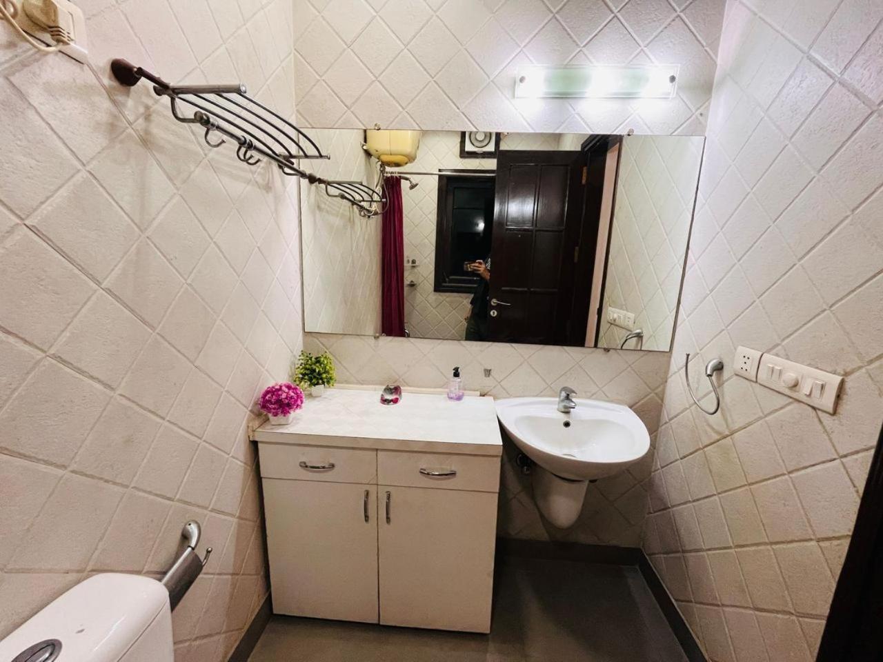 Abode Residency Near Embassy Delhi Safdarjung Enclave New Delhi